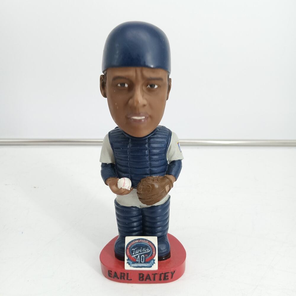 2000 EARL BATTEY BOBBIE DOBBLES BOBBLE HEAD FIGURINE 7.5" TALL MINNESOTA TWINS